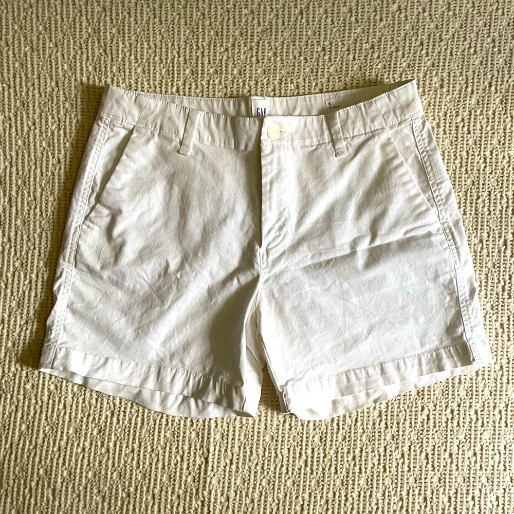 GAP BERMUDA SHORTS
